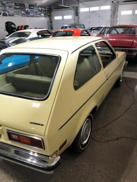 Chevrolet Chevette 1977 image number 2