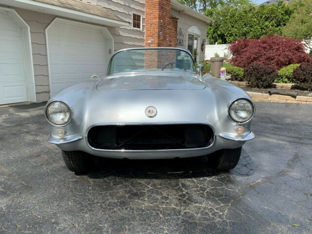 Chevrolet Corvette 1956 image number 0