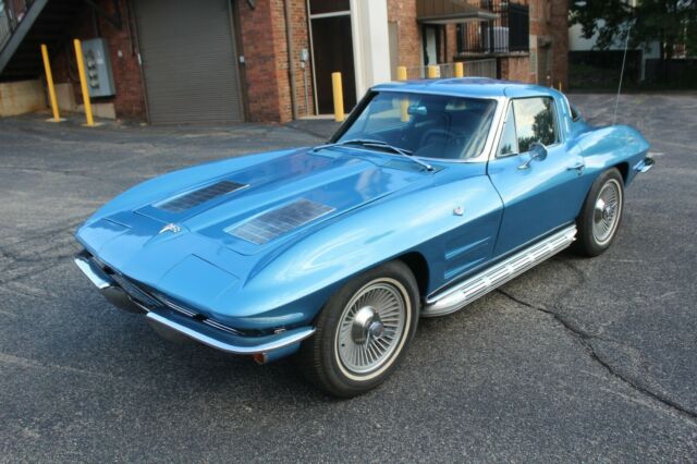 Chevrolet Corvette 1963 image number 0