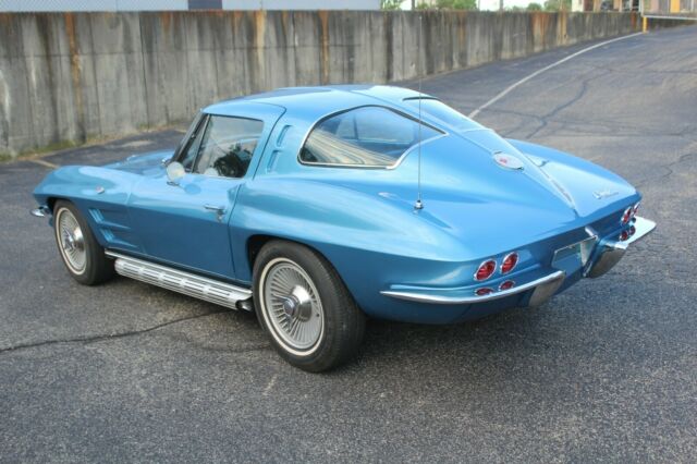 Chevrolet Corvette 1963 image number 1