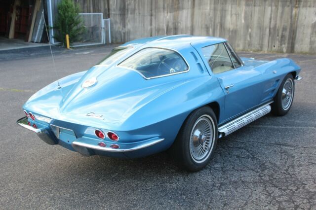 Chevrolet Corvette 1963 image number 29