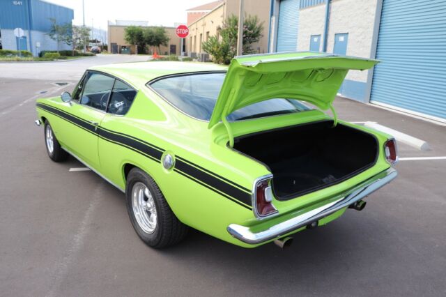 Plymouth Barracuda 1967 image number 22