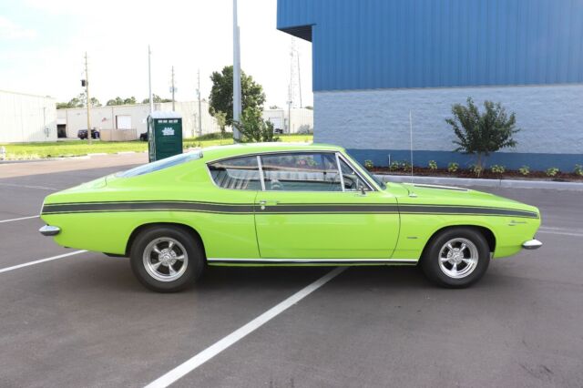 Plymouth Barracuda 1967 image number 28