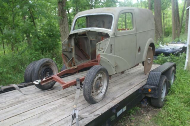 Ford Thames Panel Van 1948 image number 2