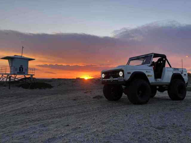 Ford Bronco 1971 image number 2