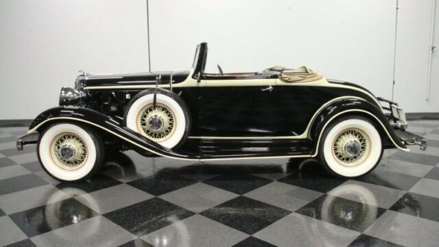 Chrysler Imperial 1933 image number 2