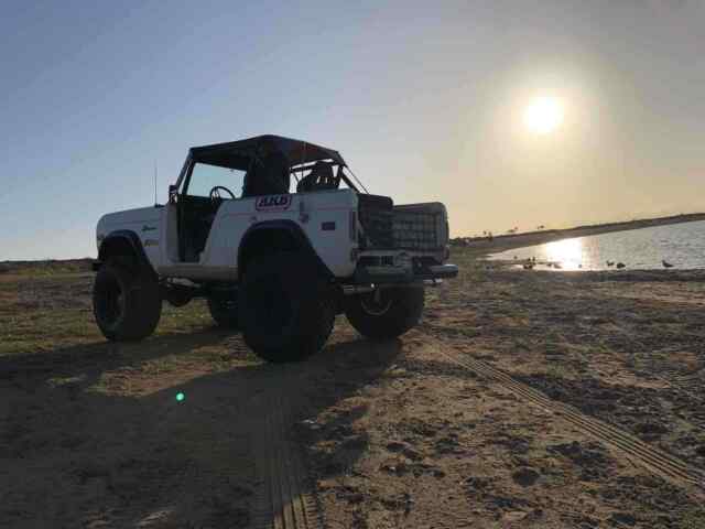 Ford Bronco 1974 image number 10