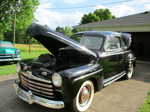 Ford Super Deluxe 1946 image number 1