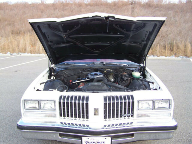 Oldsmobile Cutlass 1977 image number 46