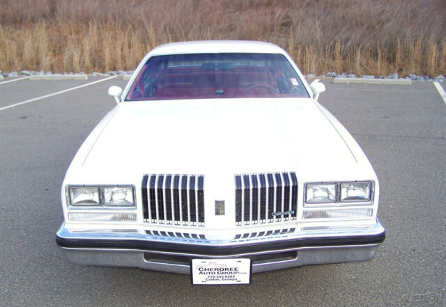 Oldsmobile Cutlass 1977 image number 47