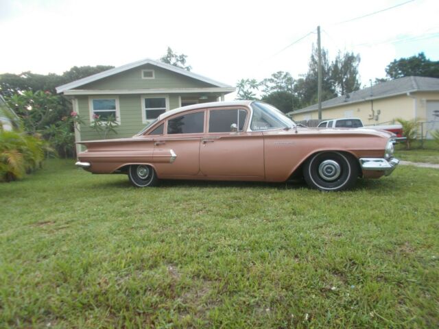 Chevrolet Bel Air/150/210 1960 image number 2