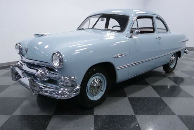 Ford Deluxe 1951 image number 21