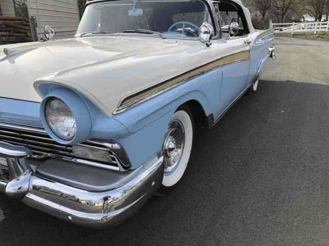 Ford Fairlane 500 convertible 1957 image number 1