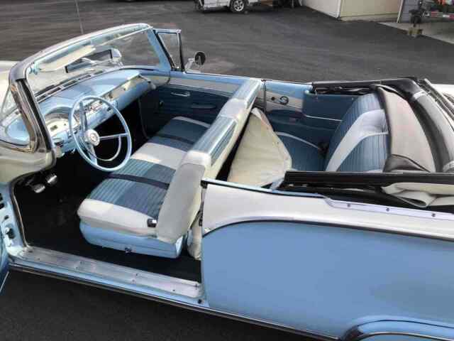 Ford Fairlane 500 convertible 1957 image number 10