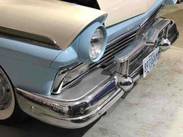 Ford Fairlane 500 convertible 1957 image number 25