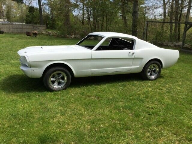 Ford Mustang 1965 image number 26