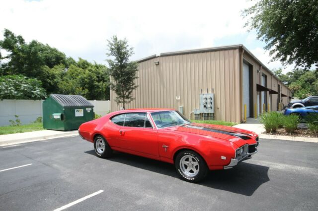 Oldsmobile Cutlass 1968 image number 8