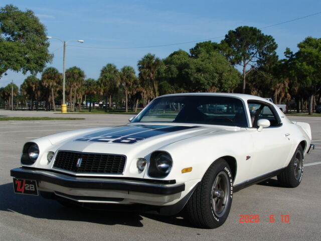 Chevrolet Camaro 1974 image number 2