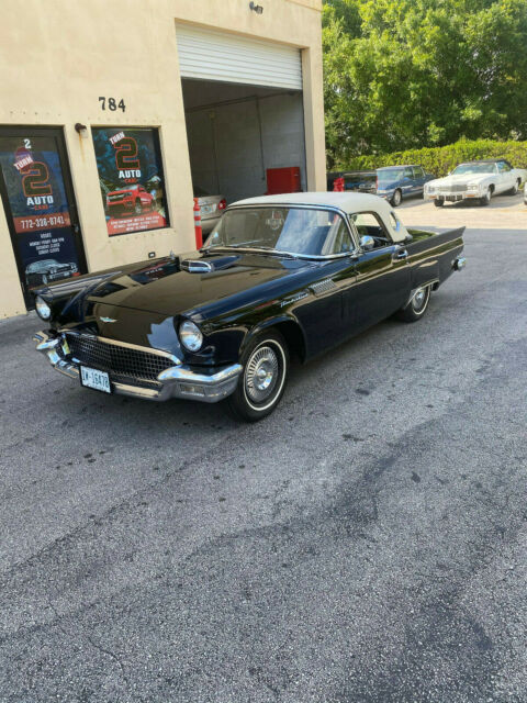 Ford Thunderbird 1957 image number 12