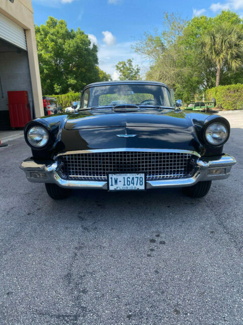 Ford Thunderbird 1957 image number 13