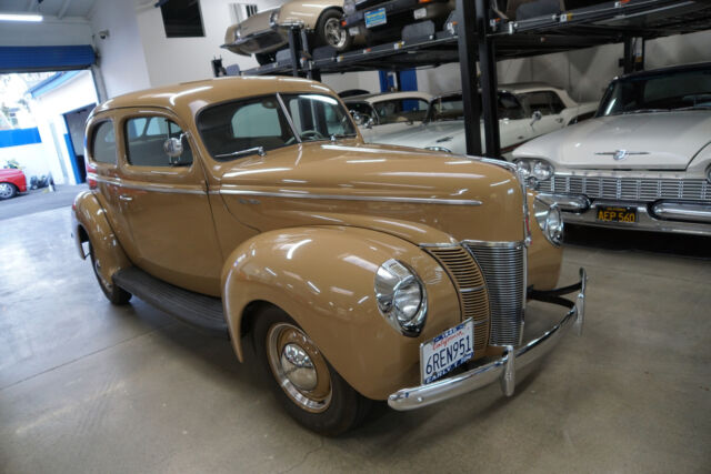 Ford 2 Door Sedan Deluxe 1940 image number 7