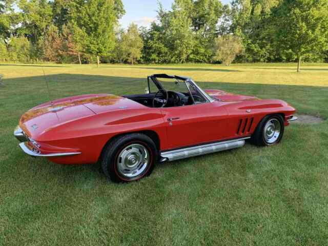 Chevrolet Corvette 1965 image number 0