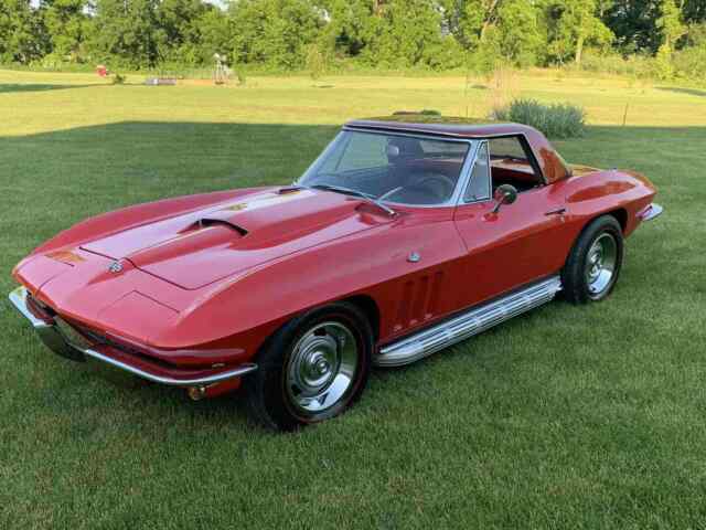 Chevrolet Corvette 1965 image number 22