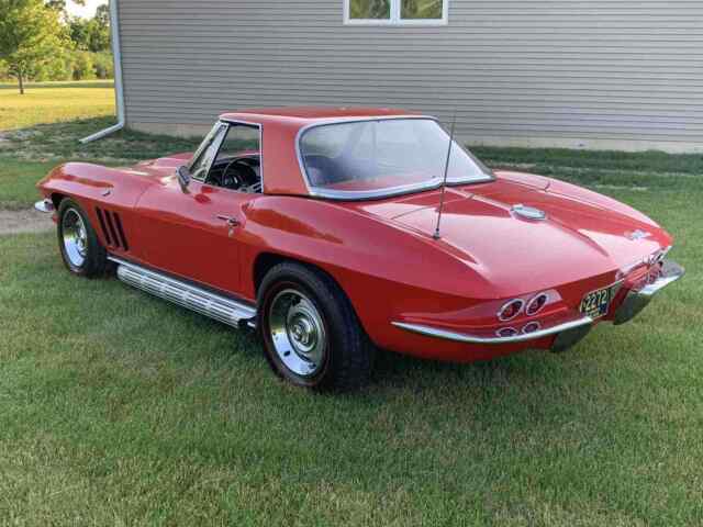 Chevrolet Corvette 1965 image number 24