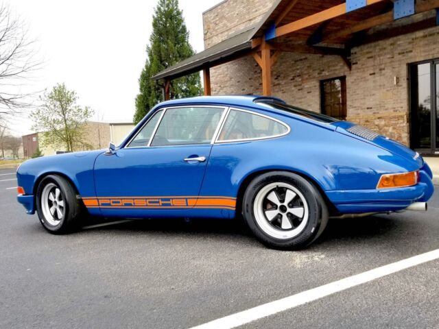 Porsche 911 1971 image number 2