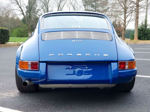 Porsche 911 1971 image number 28