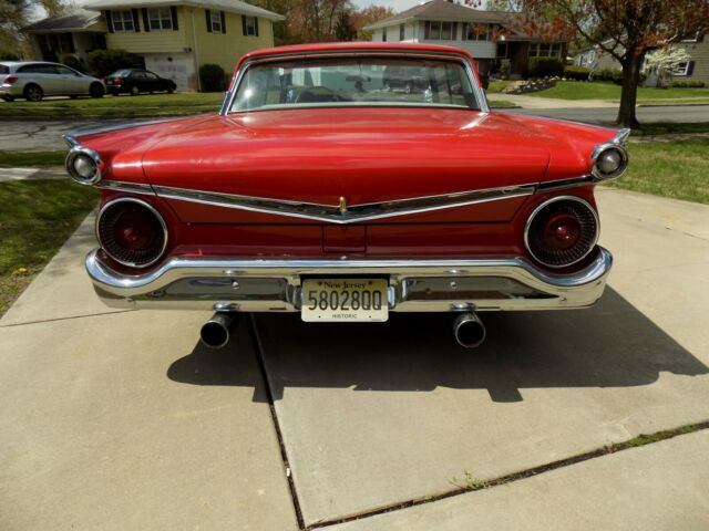 Ford Galaxie 1959 image number 21