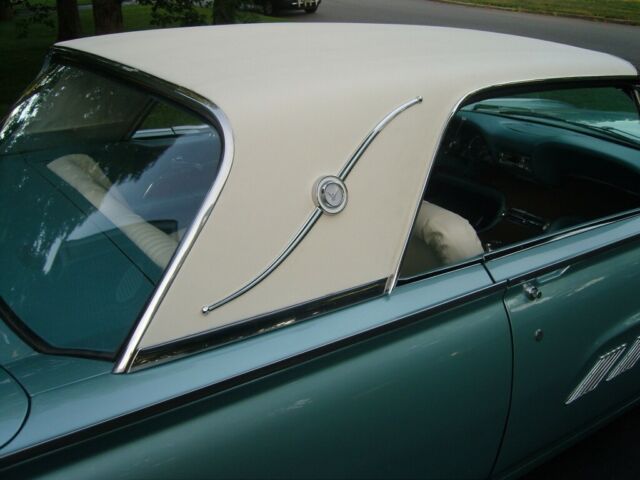 Ford Thunderbird 1963 image number 16