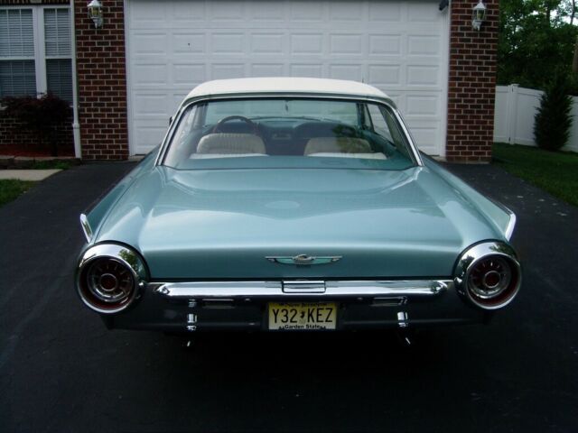 Ford Thunderbird 1963 image number 21