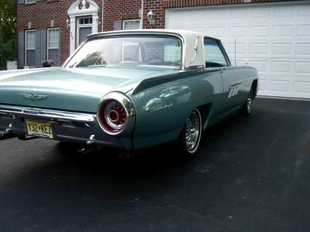 Ford Thunderbird 1963 image number 22