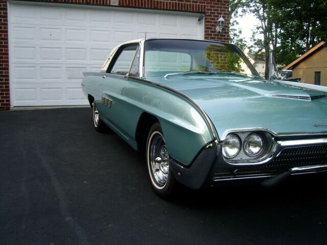 Ford Thunderbird 1963 image number 27