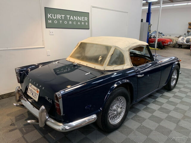 Triumph TR4A 1965 image number 15