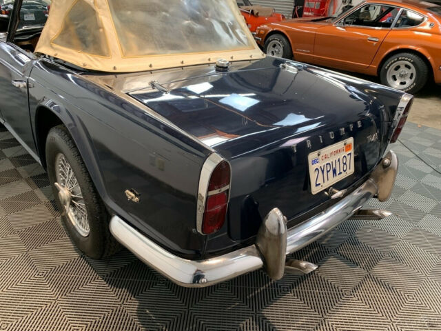 Triumph TR4A 1965 image number 21