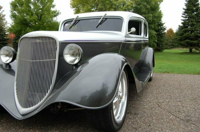 Ford 2 Door Street Rod 1933 image number 11