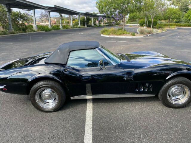 Chevrolet Corvette 1968 image number 17