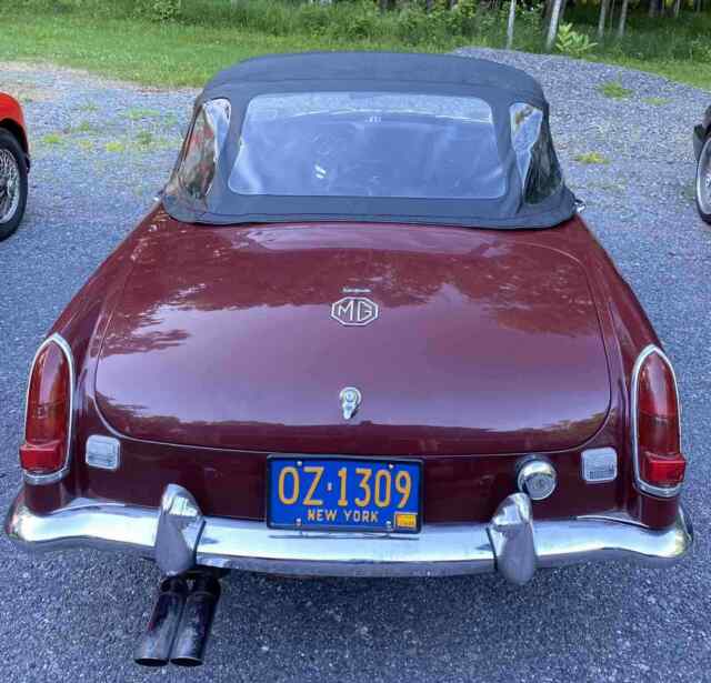 MG MGB 1969 image number 30