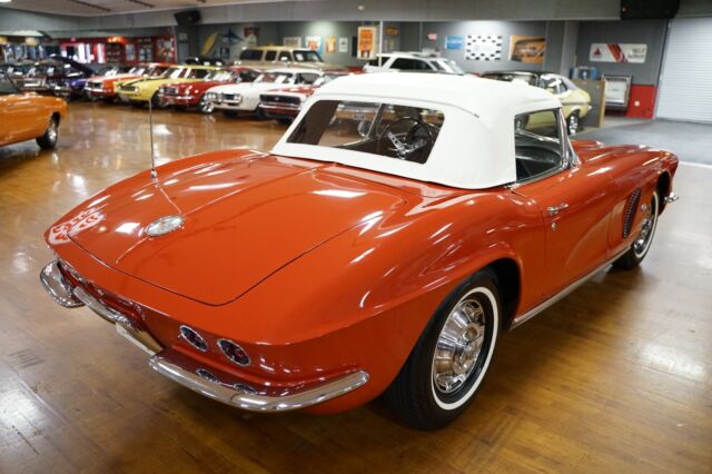 Chevrolet Corvette 1962 image number 17