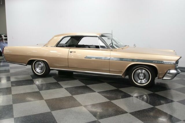 Pontiac Bonneville 1963 image number 16