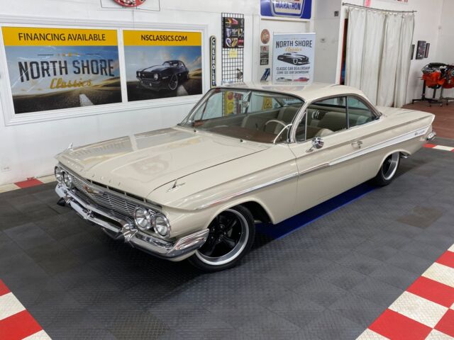 Chevrolet Impala 1961 image number 0