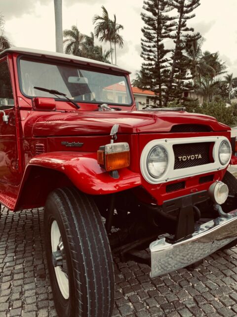 Toyota Land Cruiser 1975 image number 1