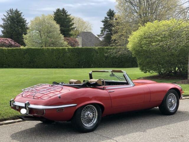 Jaguar E-Type 1973 image number 28