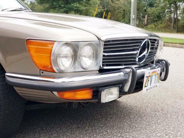 Mercedes-Benz 300-Series 1972 image number 12