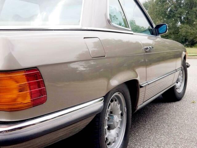 Mercedes-Benz 300-Series 1972 image number 15