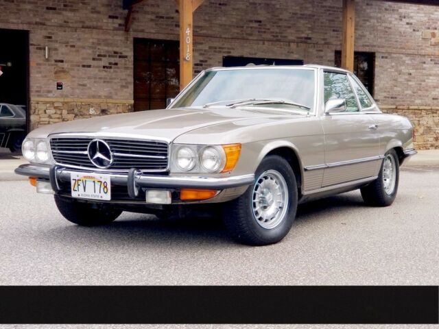 Mercedes-Benz 300-Series 1972 image number 24