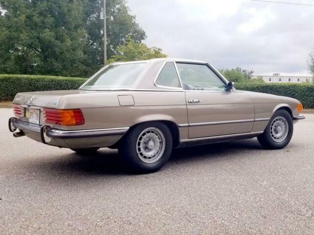 Mercedes-Benz 300-Series 1972 image number 31