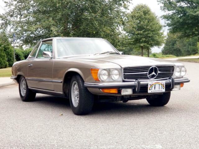 Mercedes-Benz 300-Series 1972 image number 33